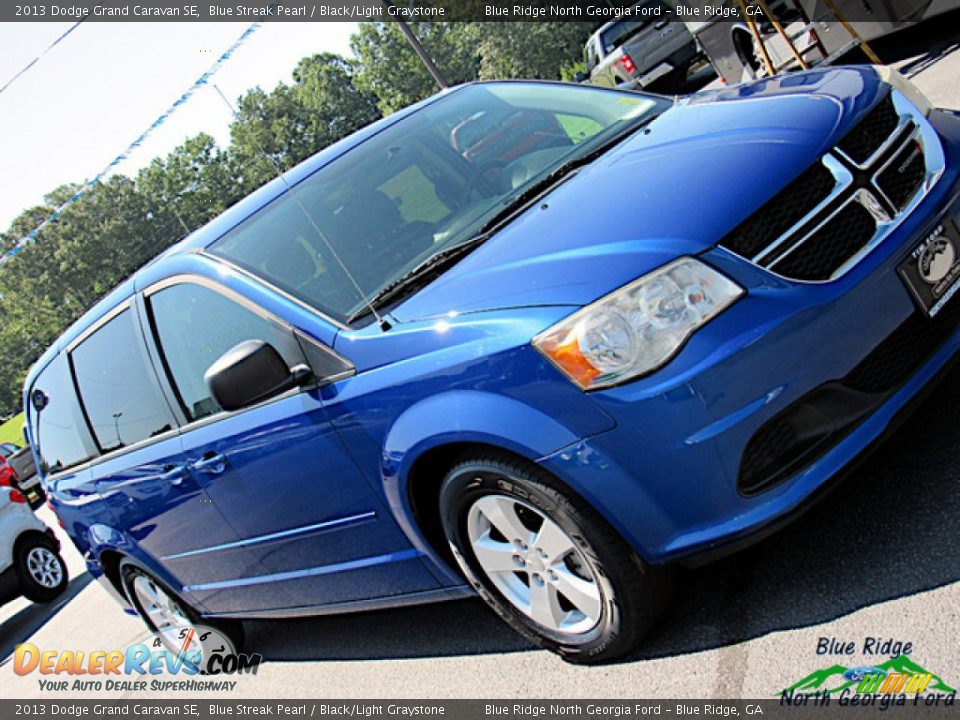 2013 Dodge Grand Caravan SE Blue Streak Pearl / Black/Light Graystone Photo #30