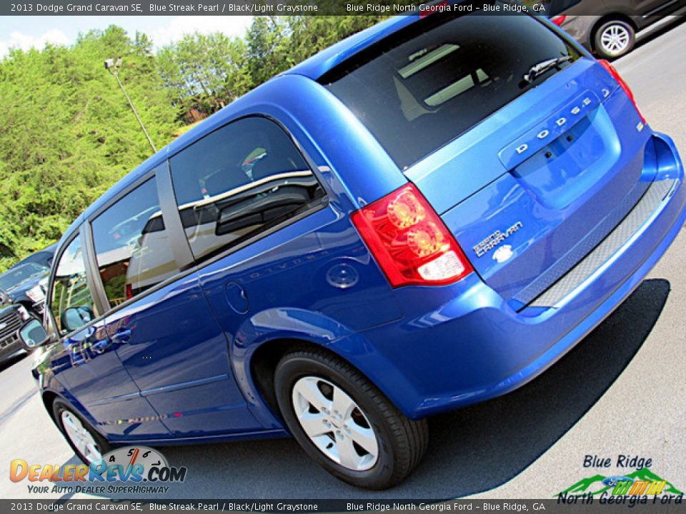 2013 Dodge Grand Caravan SE Blue Streak Pearl / Black/Light Graystone Photo #32