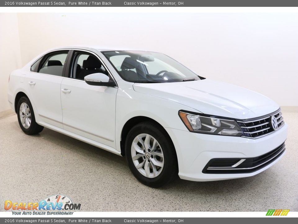 2016 Volkswagen Passat S Sedan Pure White / Titan Black Photo #1
