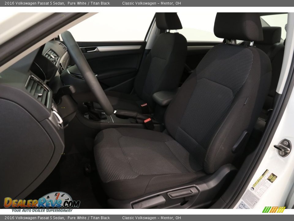 2016 Volkswagen Passat S Sedan Pure White / Titan Black Photo #5