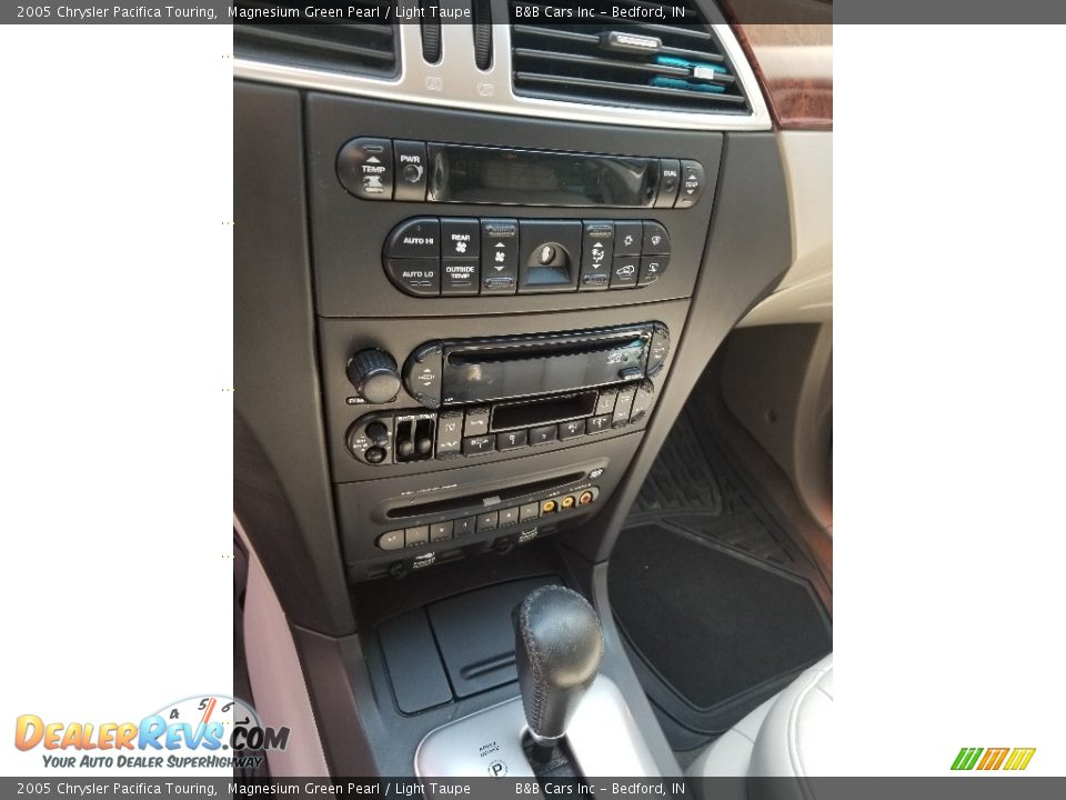 2005 Chrysler Pacifica Touring Magnesium Green Pearl / Light Taupe Photo #12