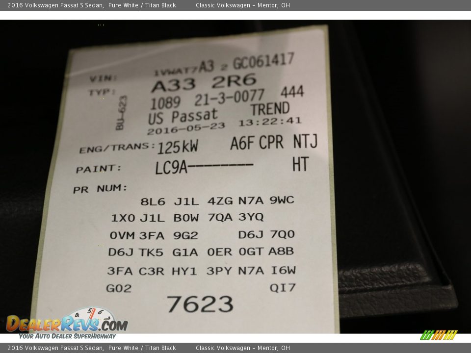 2016 Volkswagen Passat S Sedan Pure White / Titan Black Photo #19