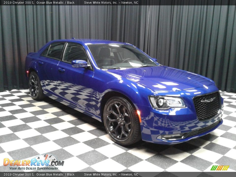 2019 Chrysler 300 S Ocean Blue Metallic / Black Photo #4