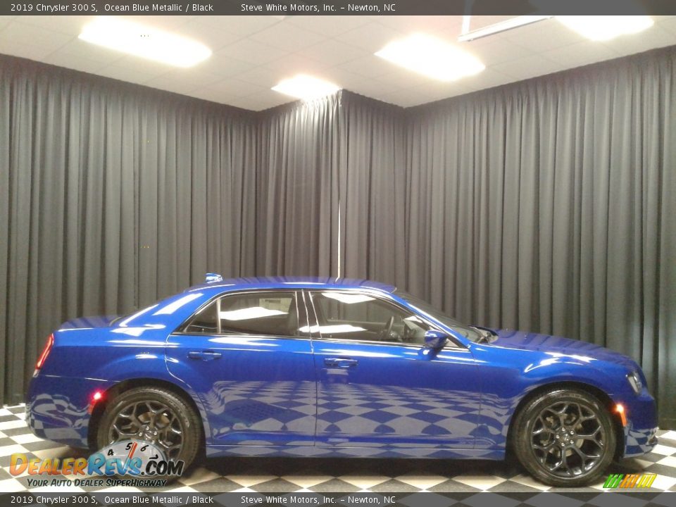 2019 Chrysler 300 S Ocean Blue Metallic / Black Photo #5