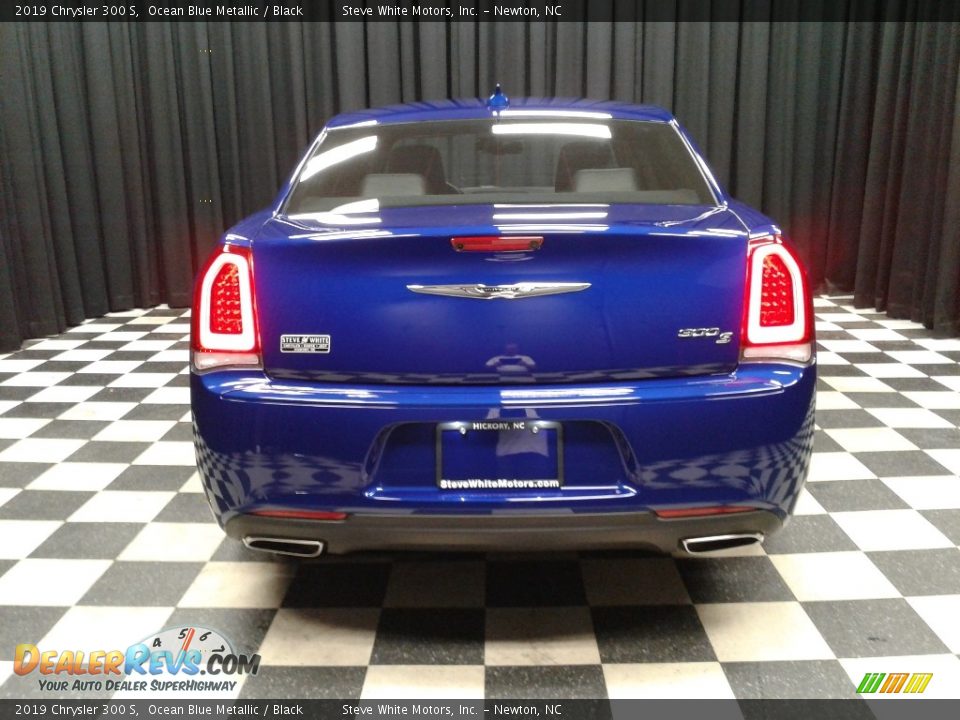 2019 Chrysler 300 S Ocean Blue Metallic / Black Photo #7