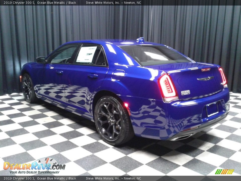 2019 Chrysler 300 S Ocean Blue Metallic / Black Photo #8