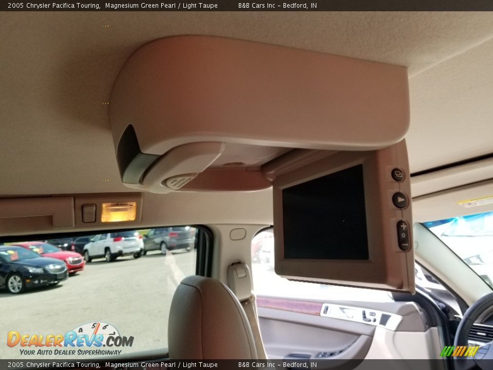 2005 Chrysler Pacifica Touring Magnesium Green Pearl / Light Taupe Photo #22