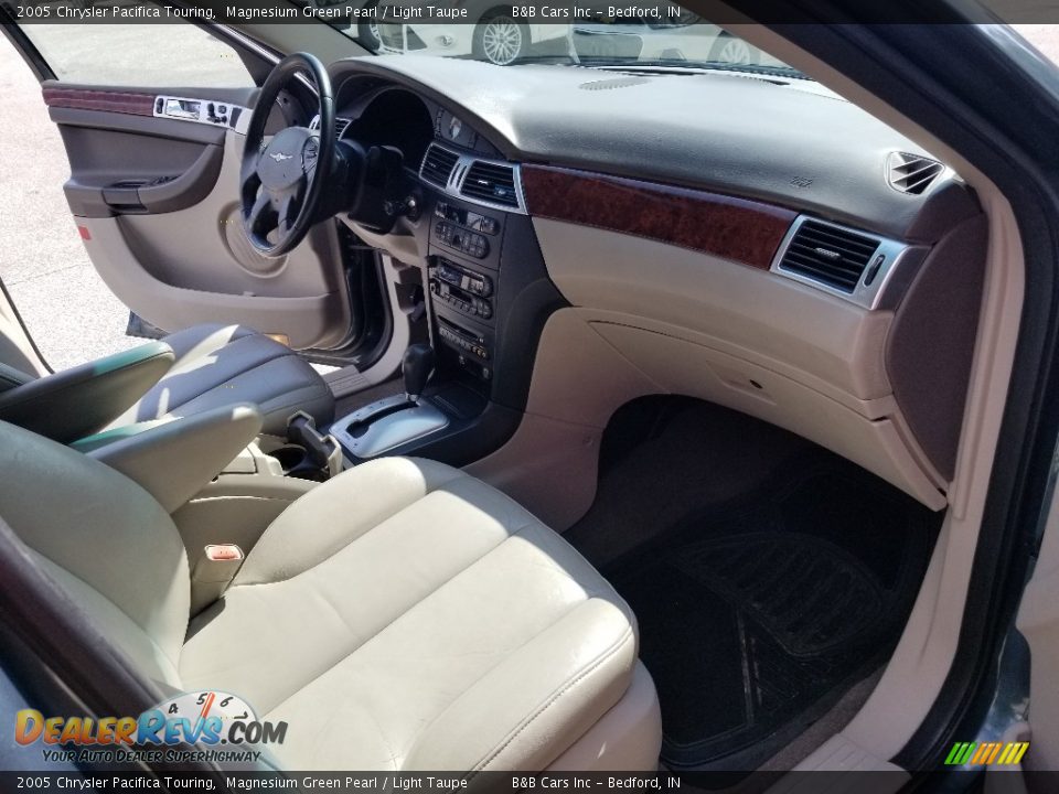 2005 Chrysler Pacifica Touring Magnesium Green Pearl / Light Taupe Photo #24