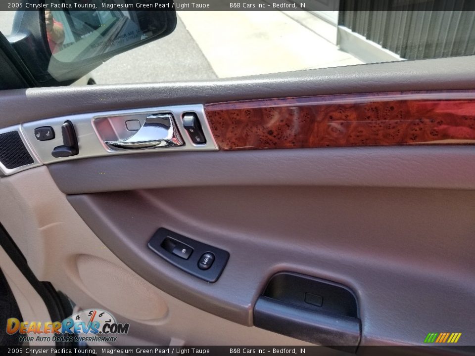 2005 Chrysler Pacifica Touring Magnesium Green Pearl / Light Taupe Photo #25