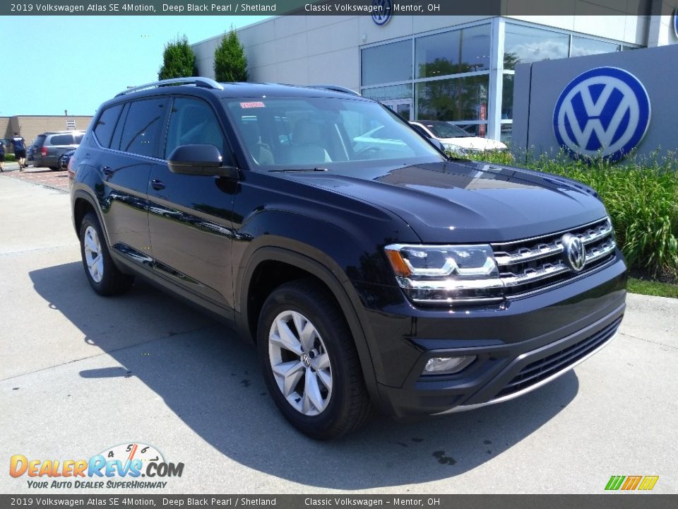 2019 Volkswagen Atlas SE 4Motion Deep Black Pearl / Shetland Photo #1