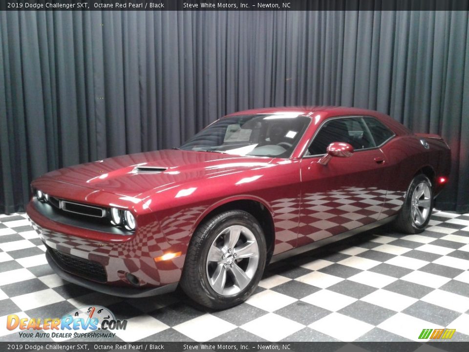 2019 Dodge Challenger SXT Octane Red Pearl / Black Photo #2