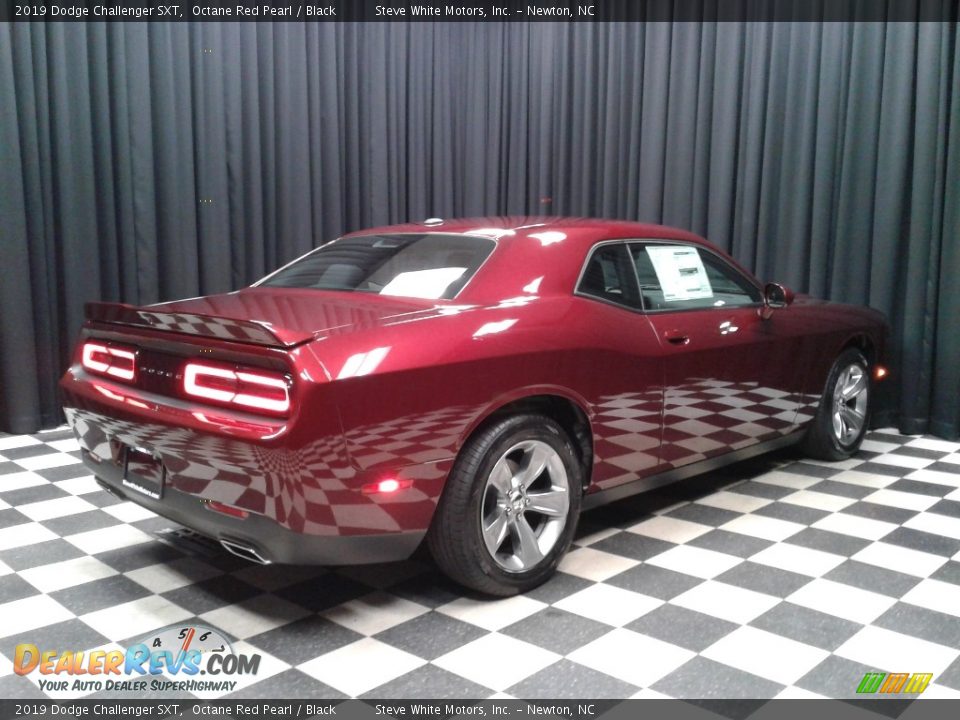 2019 Dodge Challenger SXT Octane Red Pearl / Black Photo #6
