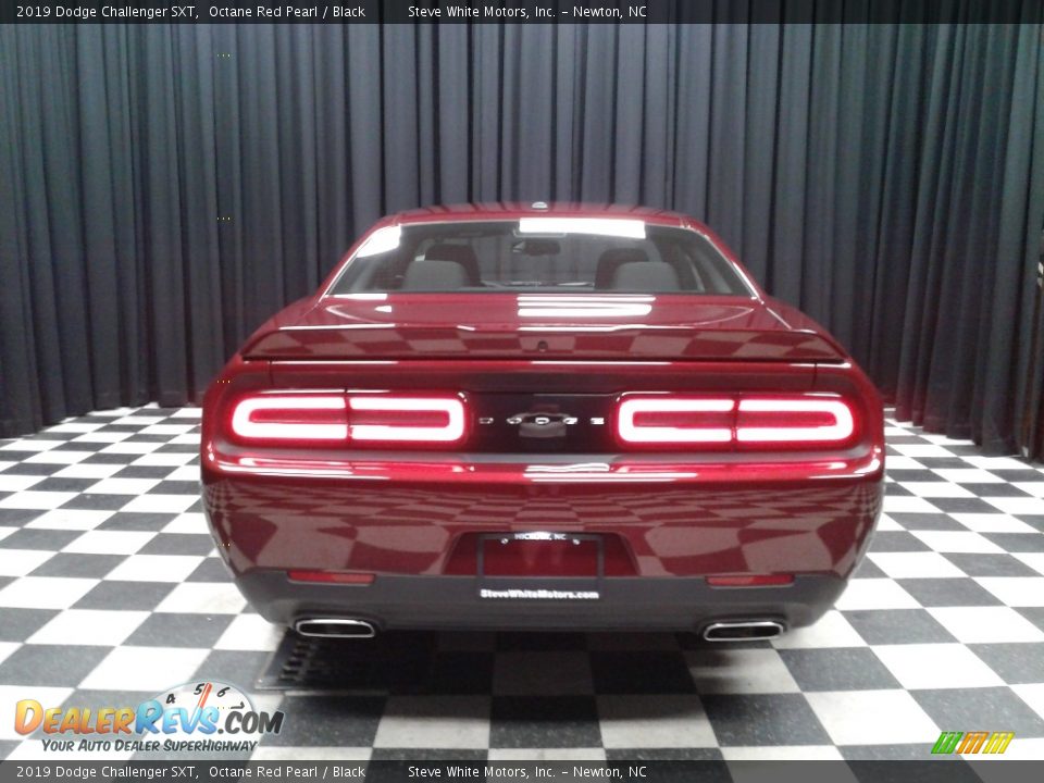 2019 Dodge Challenger SXT Octane Red Pearl / Black Photo #7