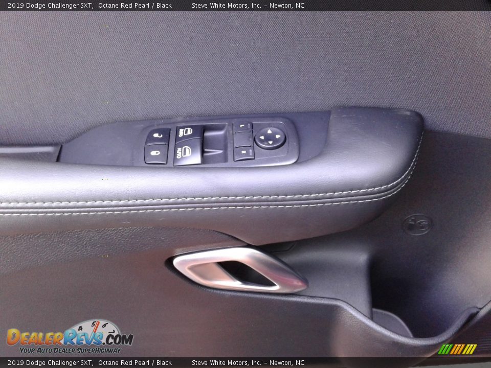 2019 Dodge Challenger SXT Octane Red Pearl / Black Photo #9