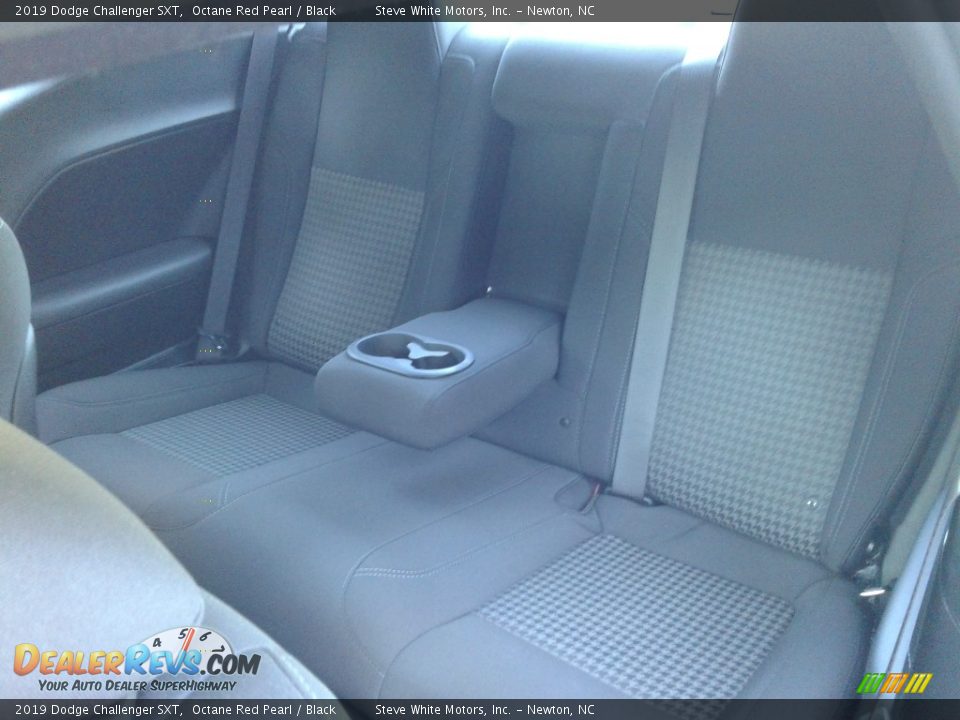2019 Dodge Challenger SXT Octane Red Pearl / Black Photo #11
