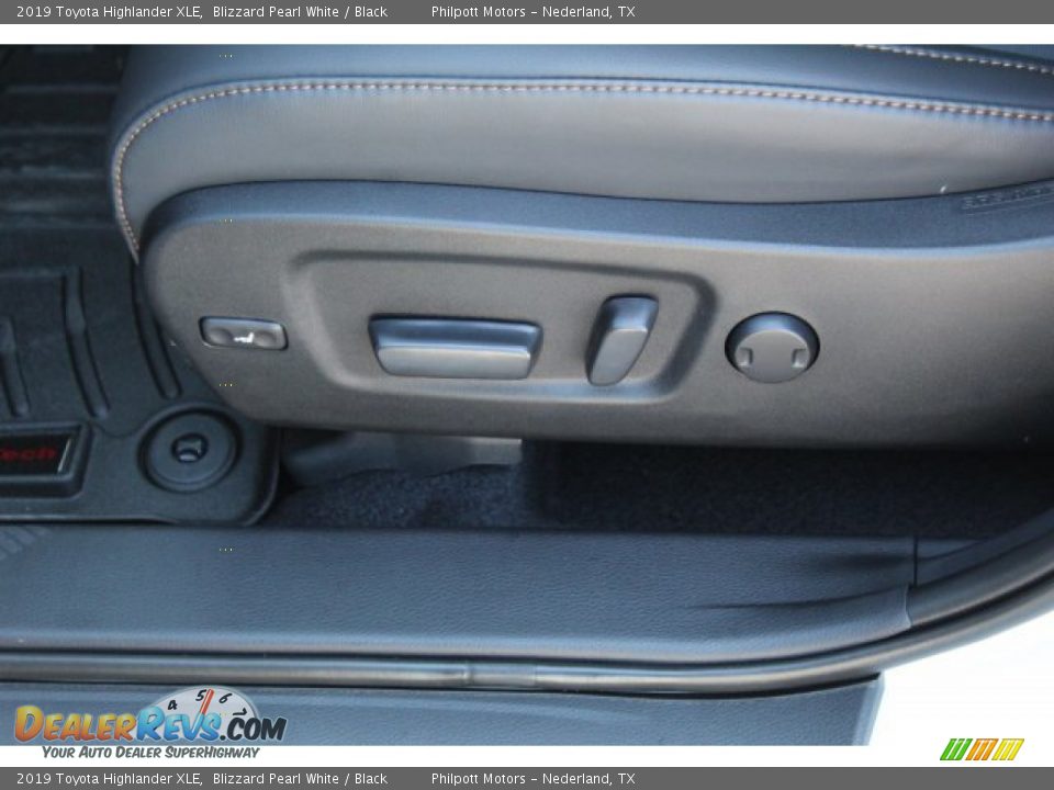 2019 Toyota Highlander XLE Blizzard Pearl White / Black Photo #12