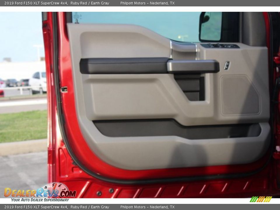 2019 Ford F150 XLT SuperCrew 4x4 Ruby Red / Earth Gray Photo #8