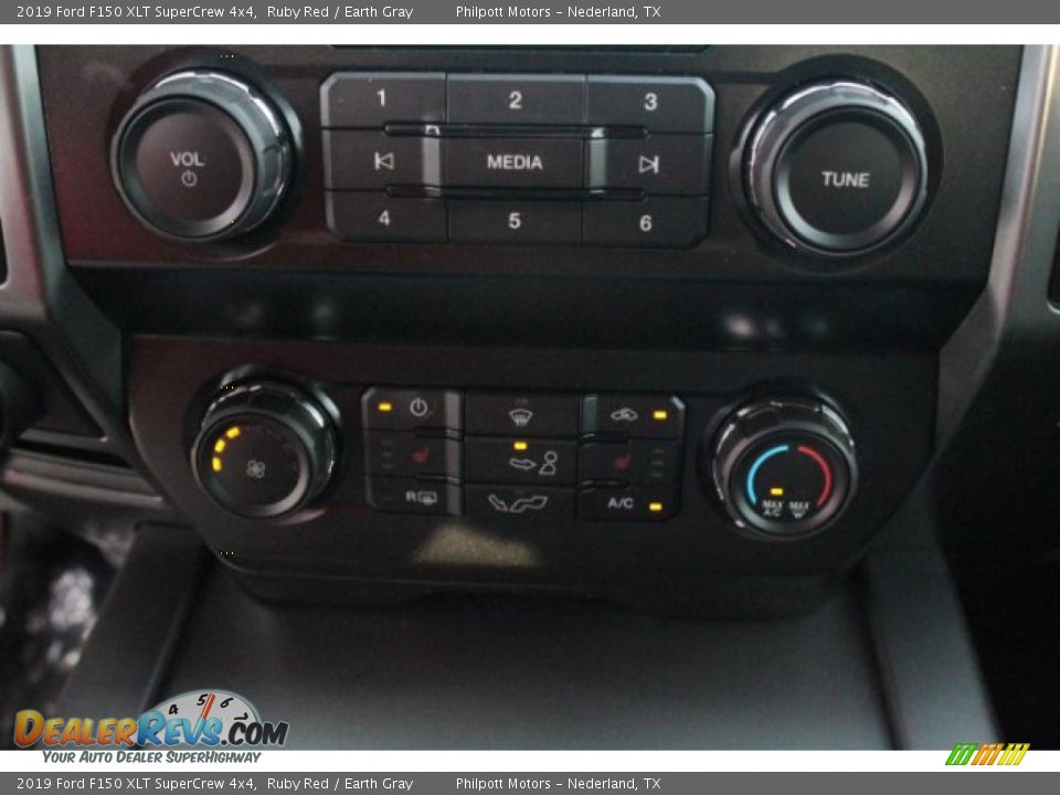 2019 Ford F150 XLT SuperCrew 4x4 Ruby Red / Earth Gray Photo #13