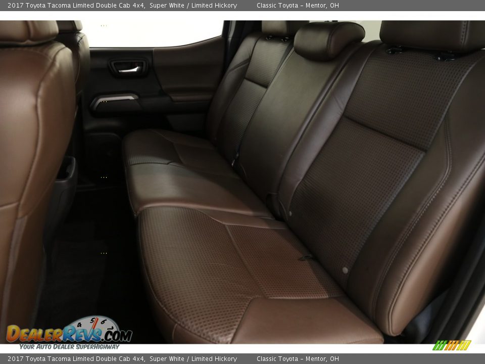 2017 Toyota Tacoma Limited Double Cab 4x4 Super White / Limited Hickory Photo #18