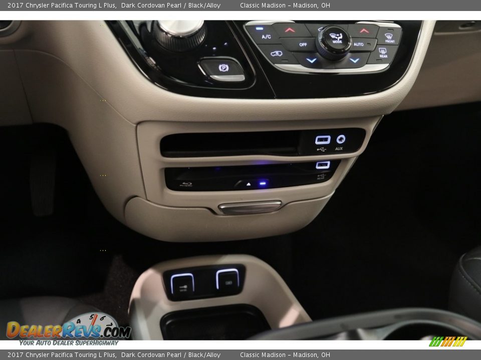 2017 Chrysler Pacifica Touring L Plus Dark Cordovan Pearl / Black/Alloy Photo #16