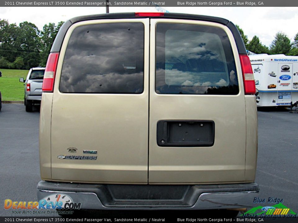 2011 Chevrolet Express LT 3500 Extended Passenger Van Sandstone Metallic / Neutral Photo #4