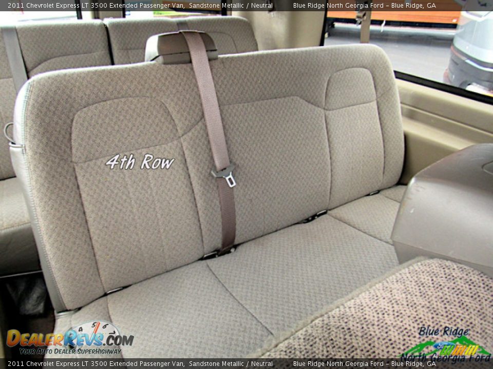 2011 Chevrolet Express LT 3500 Extended Passenger Van Sandstone Metallic / Neutral Photo #16