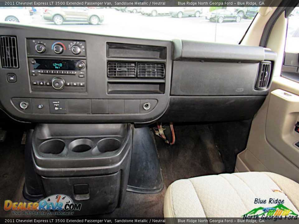 2011 Chevrolet Express LT 3500 Extended Passenger Van Sandstone Metallic / Neutral Photo #20