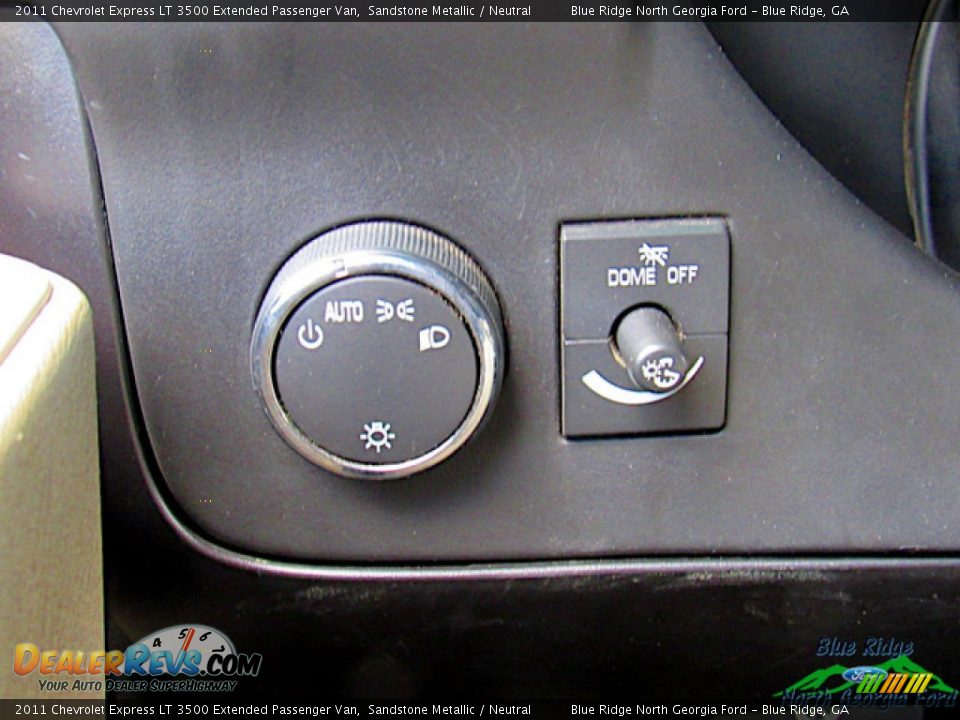 2011 Chevrolet Express LT 3500 Extended Passenger Van Sandstone Metallic / Neutral Photo #23