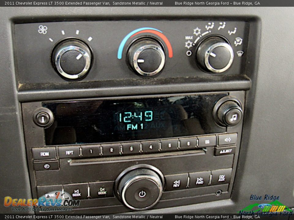 2011 Chevrolet Express LT 3500 Extended Passenger Van Sandstone Metallic / Neutral Photo #24