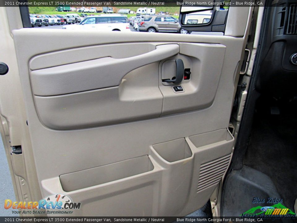 2011 Chevrolet Express LT 3500 Extended Passenger Van Sandstone Metallic / Neutral Photo #26