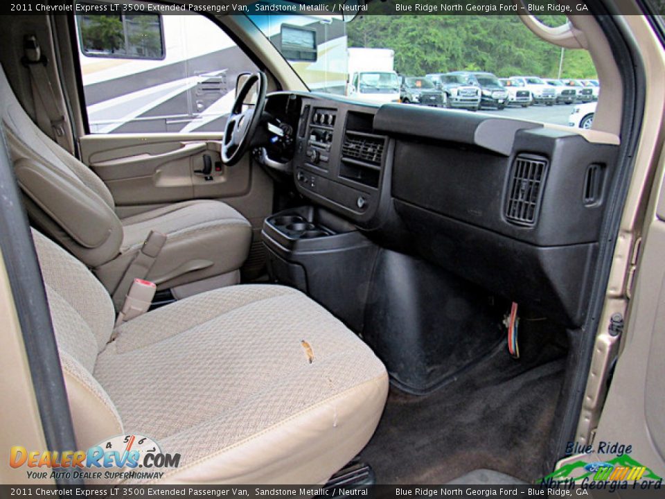2011 Chevrolet Express LT 3500 Extended Passenger Van Sandstone Metallic / Neutral Photo #28