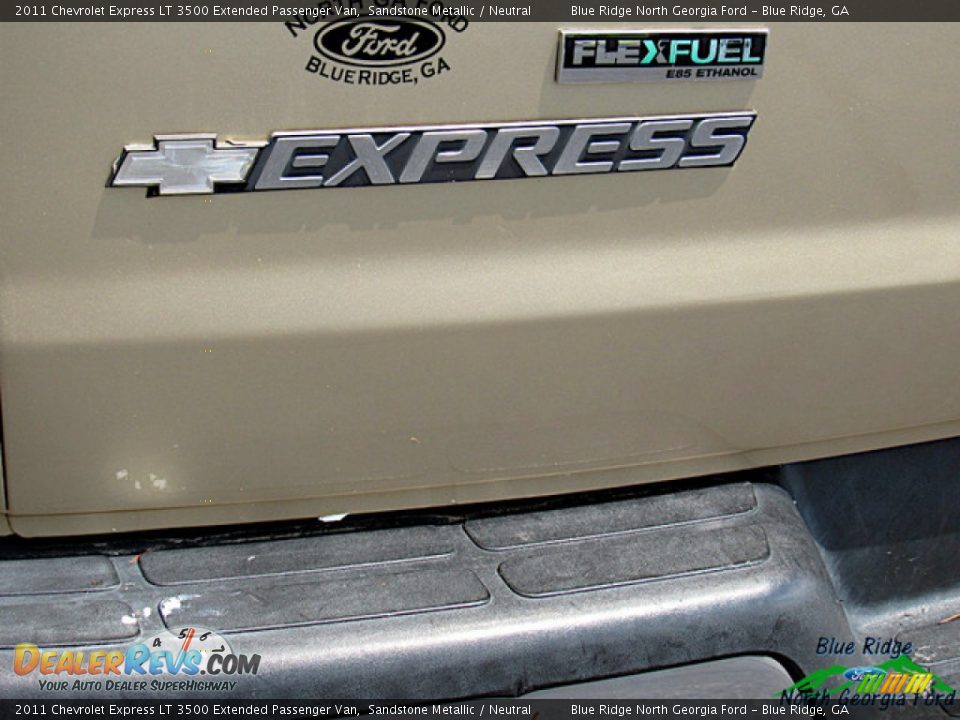 2011 Chevrolet Express LT 3500 Extended Passenger Van Sandstone Metallic / Neutral Photo #33