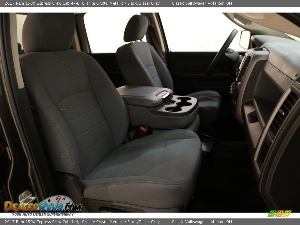 2017 Ram 1500 Express Crew Cab 4x4 Granite Crystal Metallic / Black/Diesel Gray Photo #16