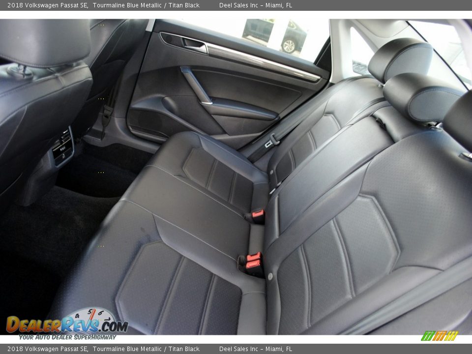2018 Volkswagen Passat SE Tourmaline Blue Metallic / Titan Black Photo #12
