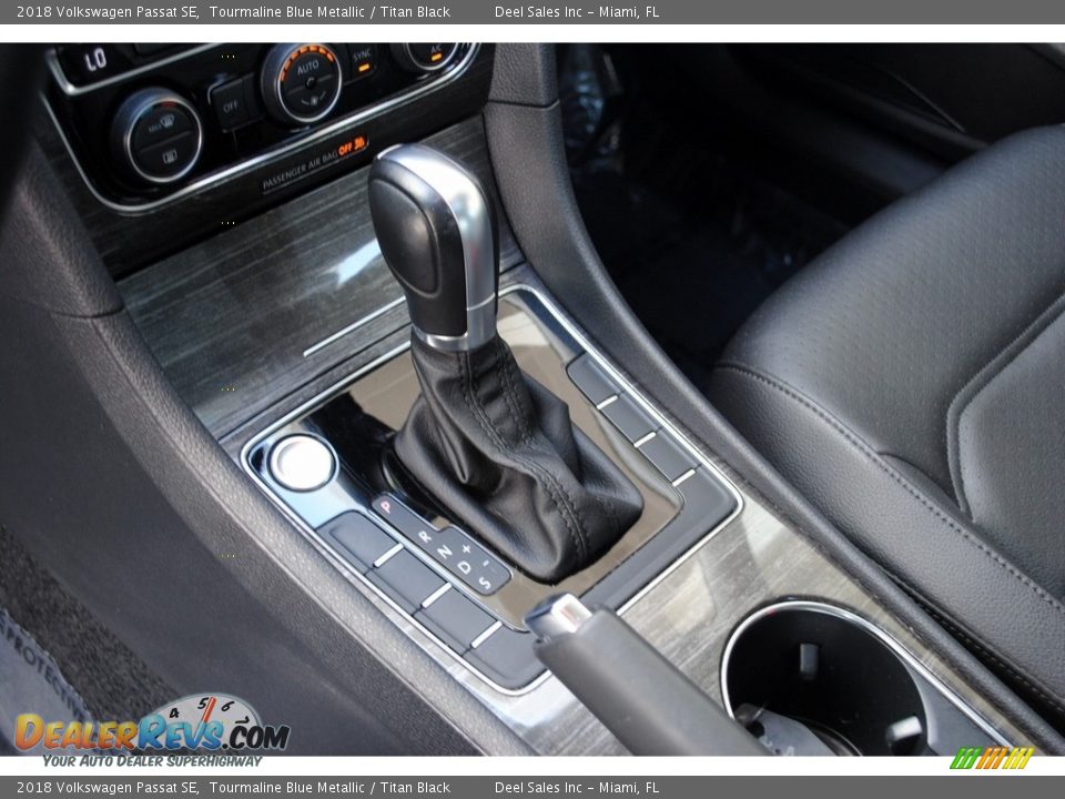 2018 Volkswagen Passat SE Tourmaline Blue Metallic / Titan Black Photo #15