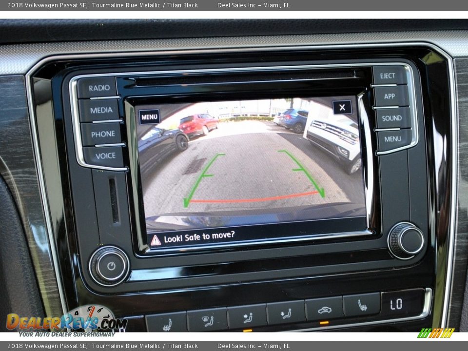 2018 Volkswagen Passat SE Tourmaline Blue Metallic / Titan Black Photo #17