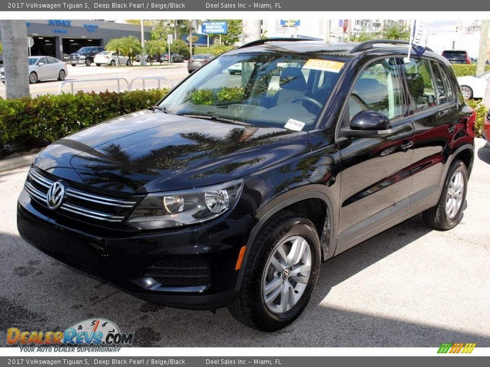 2017 Volkswagen Tiguan S Deep Black Pearl / Beige/Black Photo #4