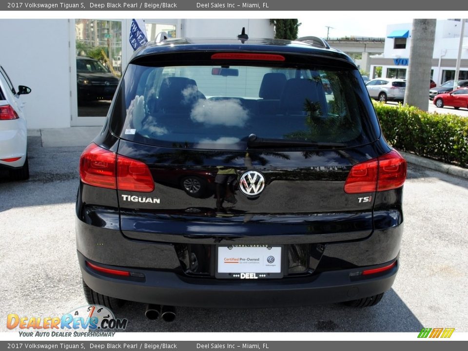 2017 Volkswagen Tiguan S Deep Black Pearl / Beige/Black Photo #8