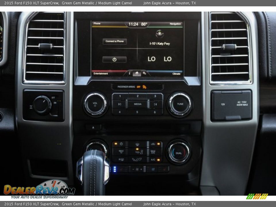 2015 Ford F150 XLT SuperCrew Green Gem Metallic / Medium Light Camel Photo #31