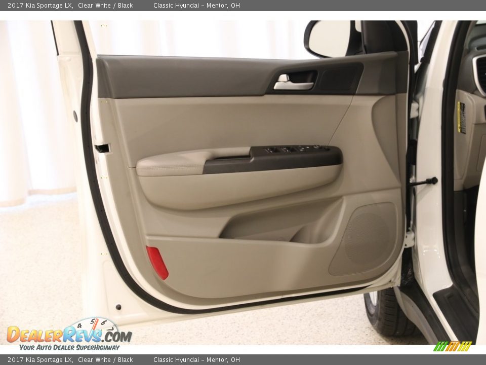 2017 Kia Sportage LX Clear White / Black Photo #4