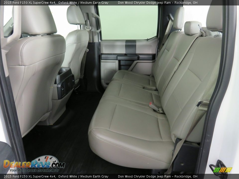 2015 Ford F150 XL SuperCrew 4x4 Oxford White / Medium Earth Gray Photo #31