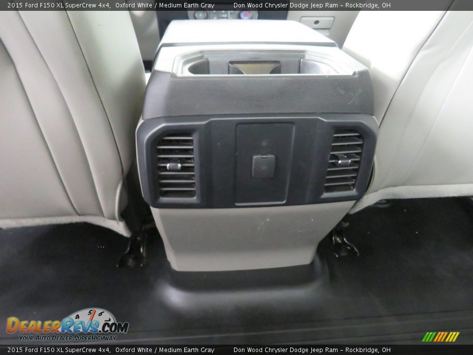 2015 Ford F150 XL SuperCrew 4x4 Oxford White / Medium Earth Gray Photo #32