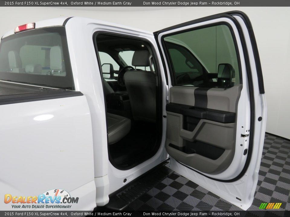 2015 Ford F150 XL SuperCrew 4x4 Oxford White / Medium Earth Gray Photo #34