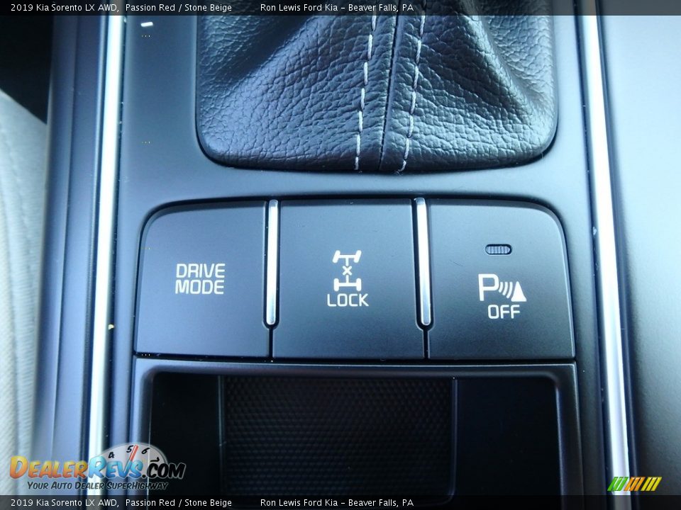 2019 Kia Sorento LX AWD Passion Red / Stone Beige Photo #17