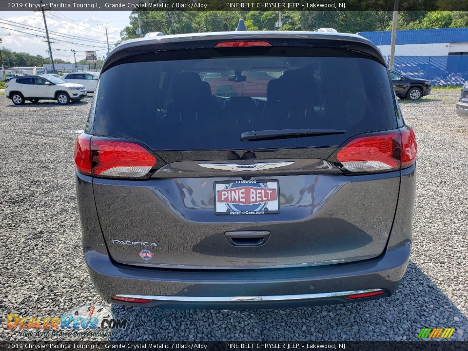 2019 Chrysler Pacifica Touring L Granite Crystal Metallic / Black/Alloy Photo #5