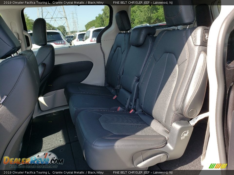 2019 Chrysler Pacifica Touring L Granite Crystal Metallic / Black/Alloy Photo #6