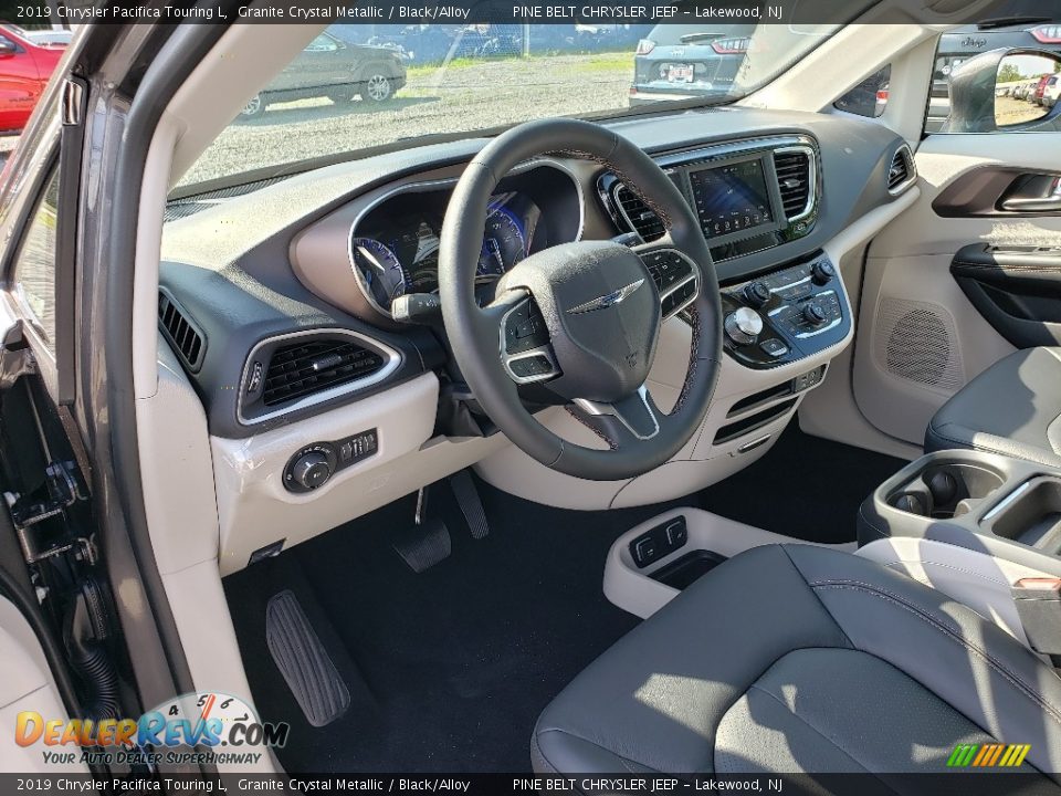 2019 Chrysler Pacifica Touring L Granite Crystal Metallic / Black/Alloy Photo #7