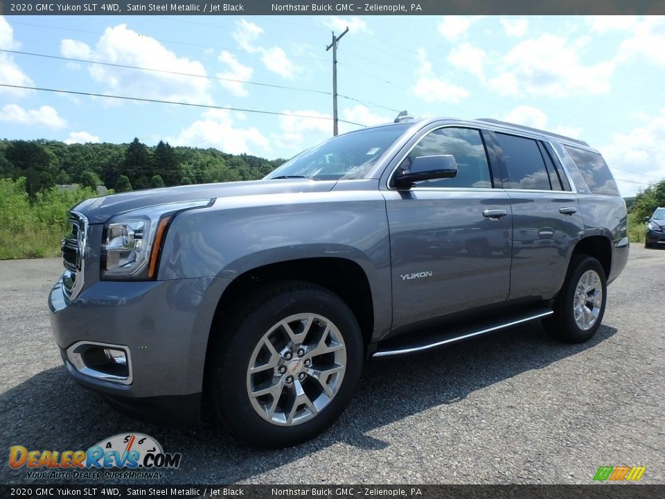 Front 3/4 View of 2020 GMC Yukon SLT 4WD Photo #1