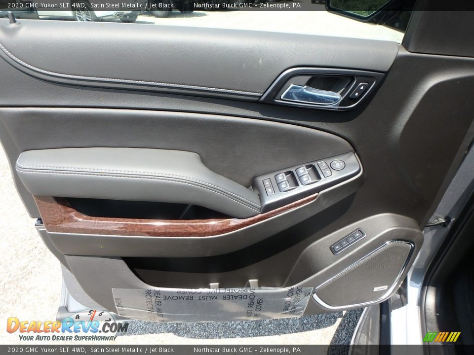 Door Panel of 2020 GMC Yukon SLT 4WD Photo #15