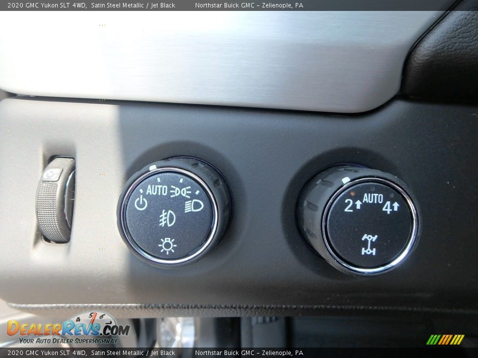 Controls of 2020 GMC Yukon SLT 4WD Photo #16